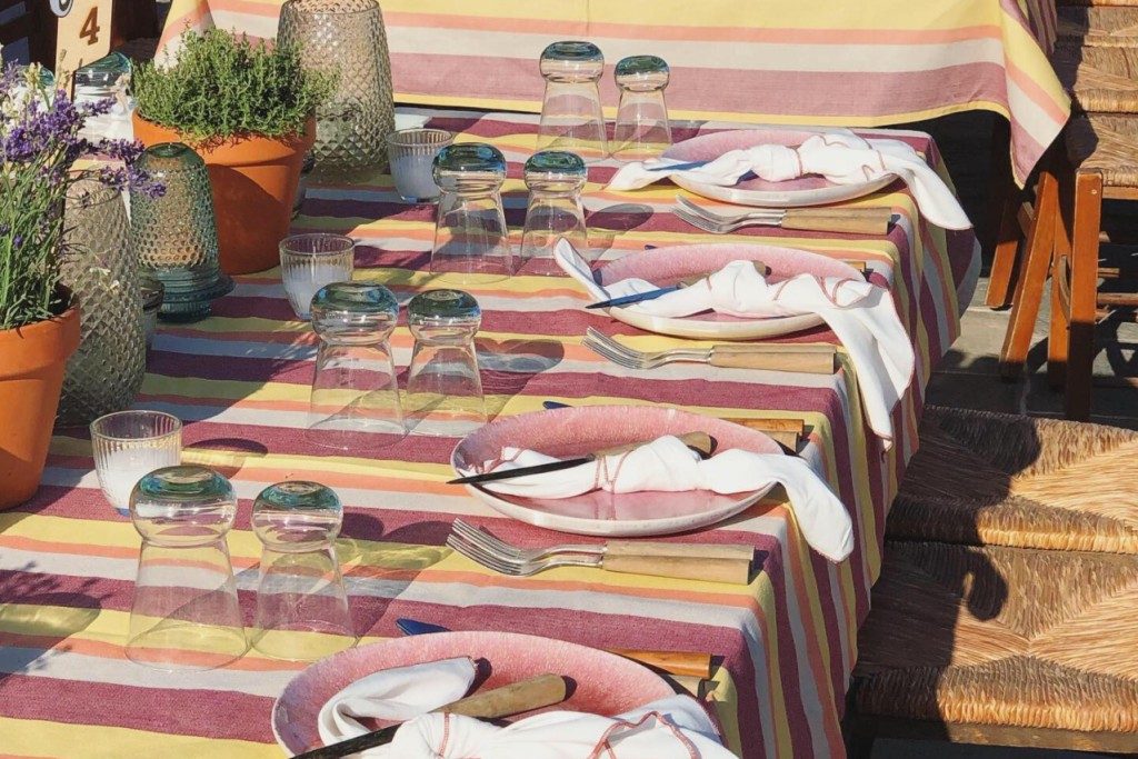 White linen napkin with pink stitching - Image 1