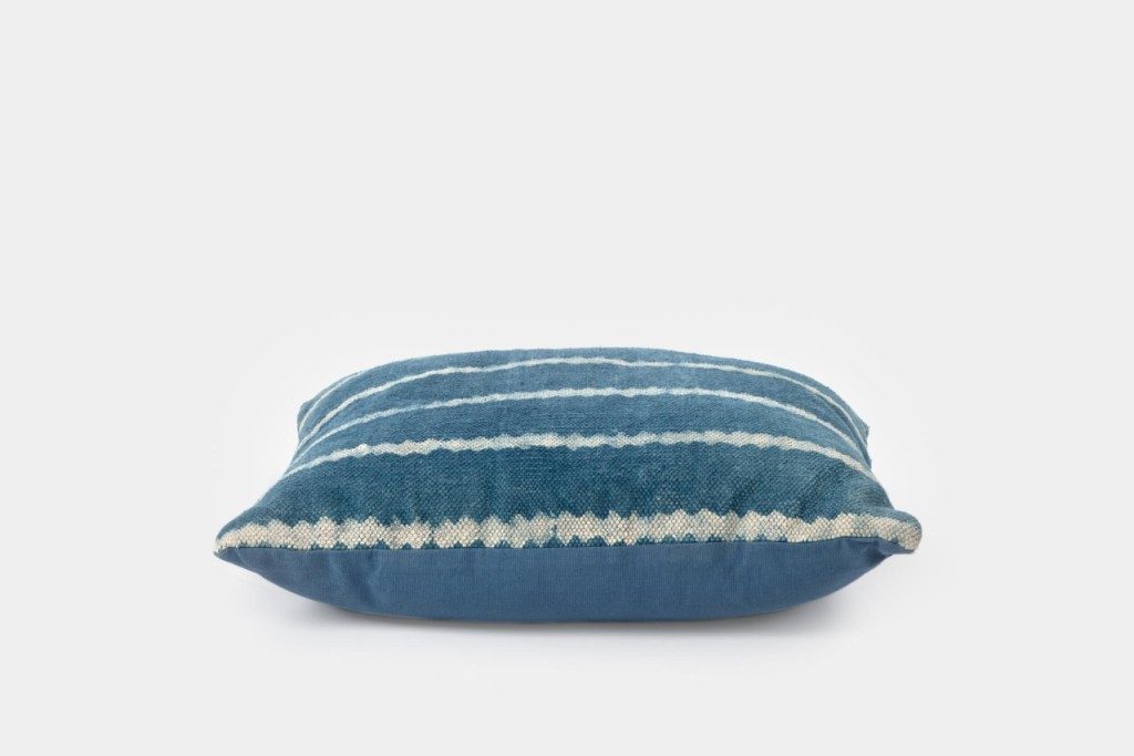 Blue patterned pillows - Image 3