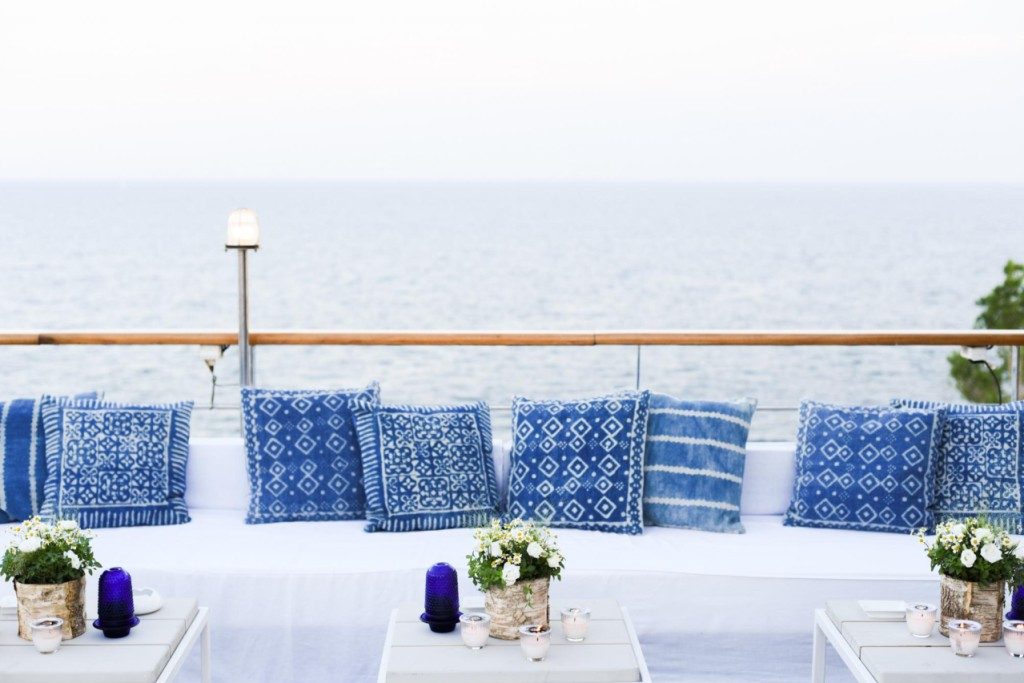 Blue patterned pillows - Image 5