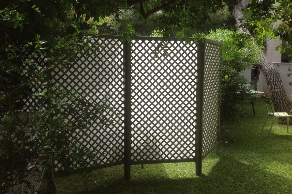 Wooden folding screen - Image 1