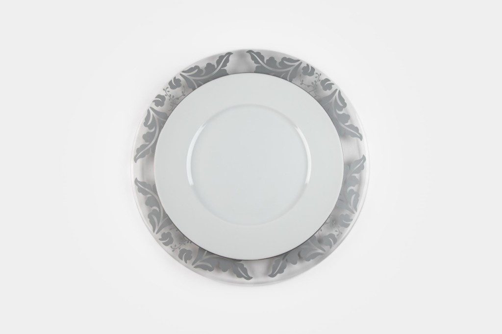 Grey flower charger - Image 1