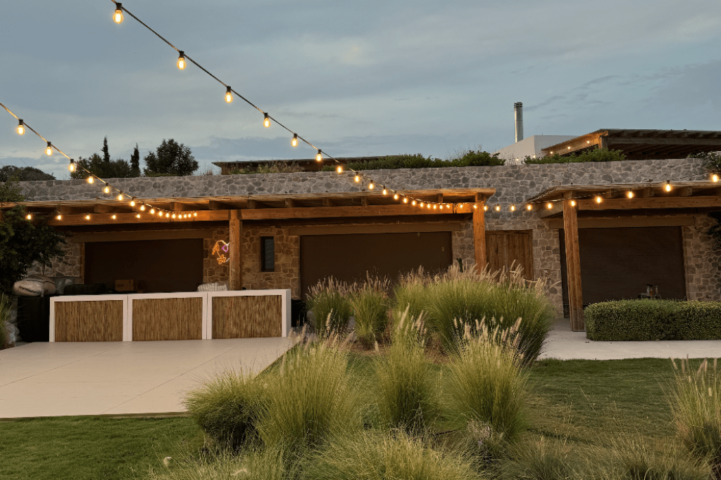 White wooden bar (with custom façade) - Image 5